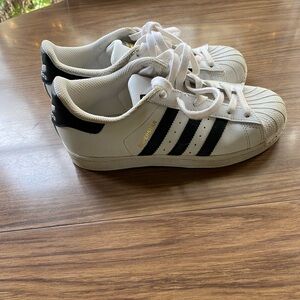 Adidas kids shoes, size 3.5 EUC